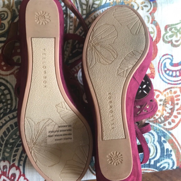 Yellow Box Cranberry Wedges - Picture 5 of 5